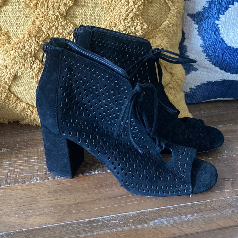 Worn 2x , stacked heel lace bootie .